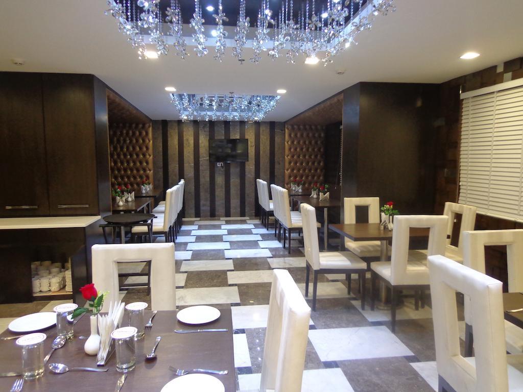 Hotel Taj Princess - Boutique Hotel Delhi  Exteriör bild