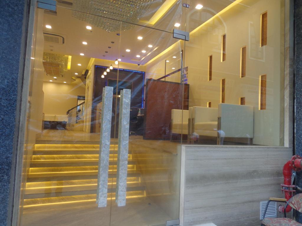 Hotel Taj Princess - Boutique Hotel Delhi  Exteriör bild